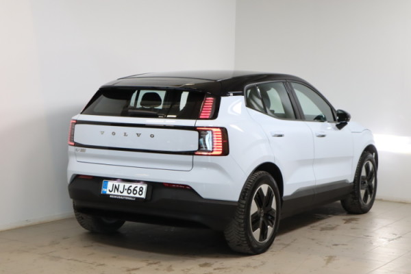 Esittelykuva VOLVO EX30 täyssähköautosta.