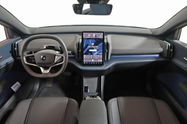 Esittelykuva VOLVO EX30 täyssähköautosta.