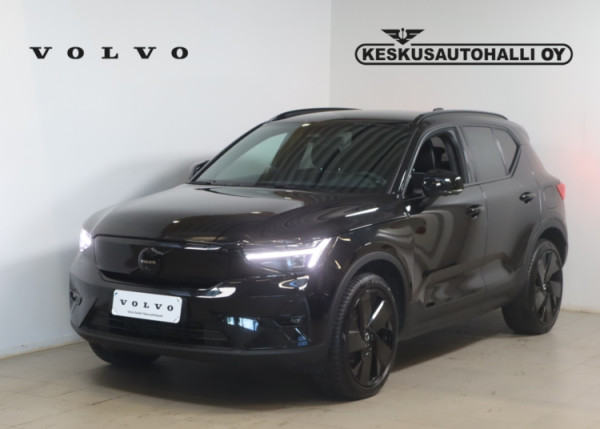 Esittelykuva VOLVO EX40 täyssähköautosta.