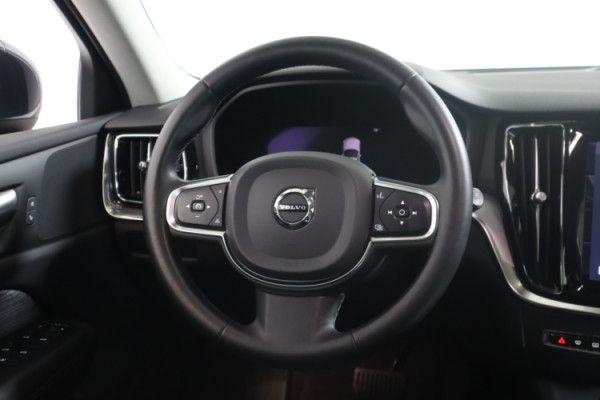 Esittelykuva VOLVO V60 bensiiniautosta.