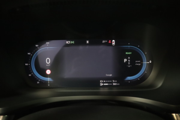 Esittelykuva VOLVO V60 lataushybridiautosta.