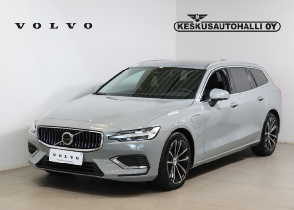 Esittelykuva VOLVO V60 lataushybridiautosta.
