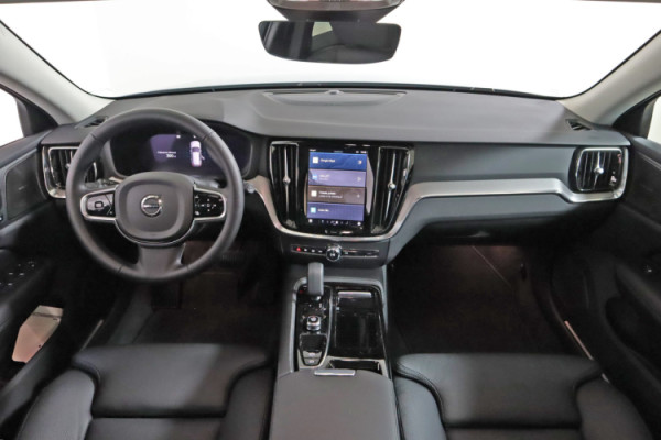 Esittelykuva VOLVO V60 lataushybridiautosta.
