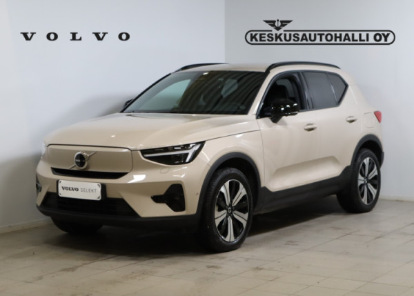 Esittelykuva VOLVO EX40 täyssähköautosta.