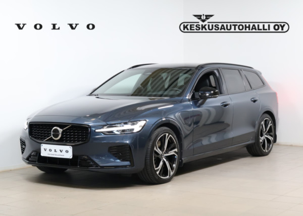 Esittelykuva VOLVO V60 lataushybridiautosta.