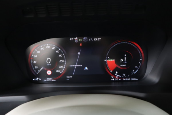 Esittelykuva VOLVO XC90 lataushybridiautosta.