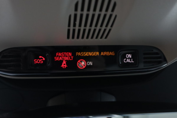 Esittelykuva VOLVO XC90 lataushybridiautosta.