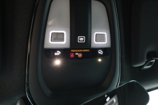 Esittelykuva VOLVO XC40 bensiiniautosta.