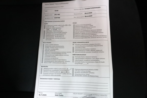 Esittelykuva VOLVO XC40 bensiiniautosta.
