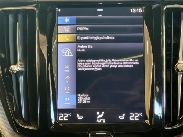 Esittelykuva VOLVO XC60 lataushybridiautosta.