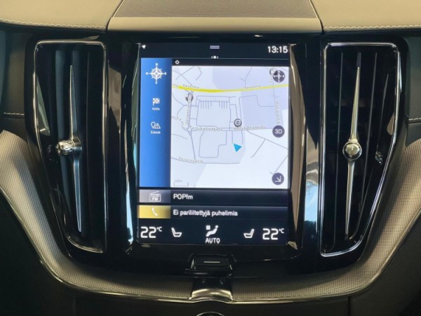 Esittelykuva VOLVO XC60 lataushybridiautosta.