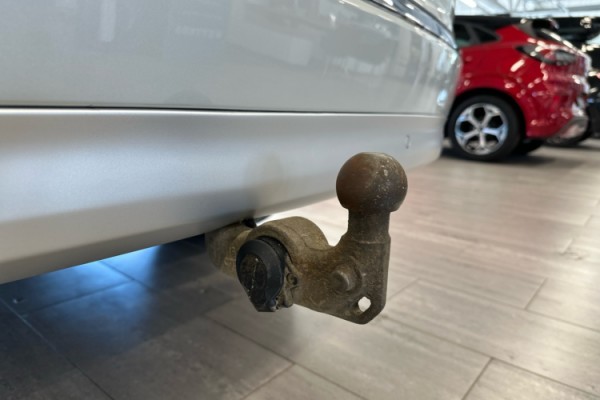 Esittelykuva VOLVO XC90 lataushybridiautosta.