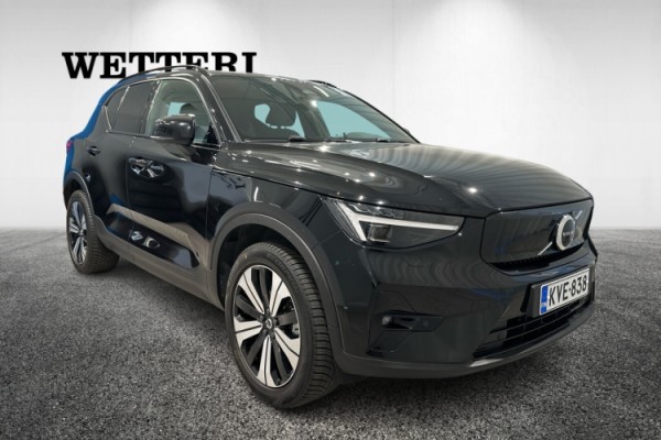 Esittelykuva VOLVO XC40 täyssähköautosta.