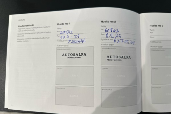 Esittelykuva VOLVO XC40 täyssähköautosta.