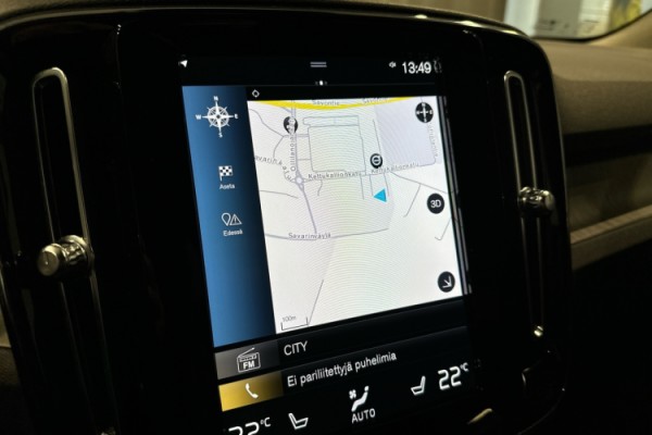 Esittelykuva VOLVO XC40 lataushybridiautosta.