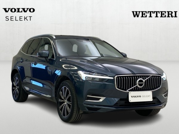 Esittelykuva VOLVO XC60 lataushybridiautosta.