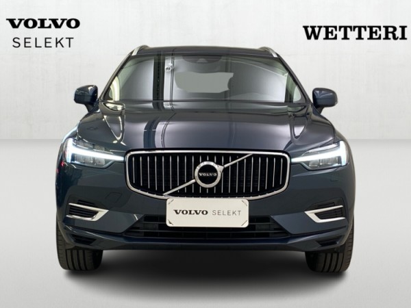 Esittelykuva VOLVO XC60 lataushybridiautosta.