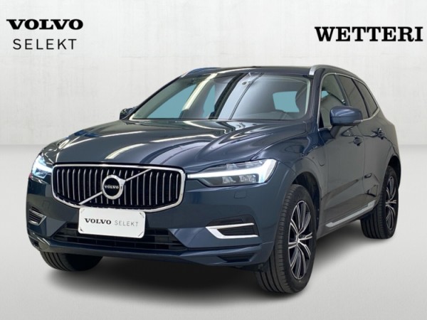 Esittelykuva VOLVO XC60 lataushybridiautosta.