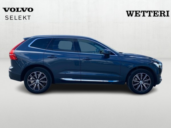 Esittelykuva VOLVO XC60 lataushybridiautosta.