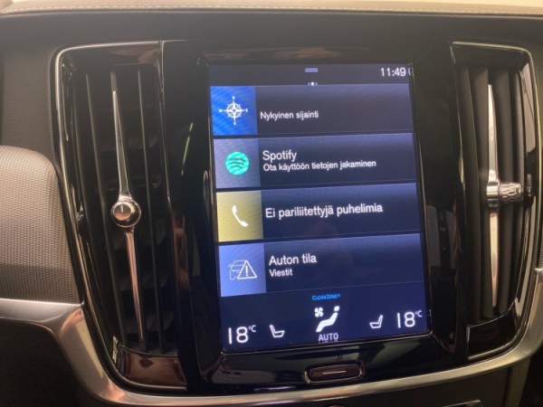 Esittelykuva VOLVO S90 lataushybridiautosta.