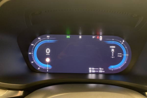 Esittelykuva VOLVO V60 lataushybridiautosta.