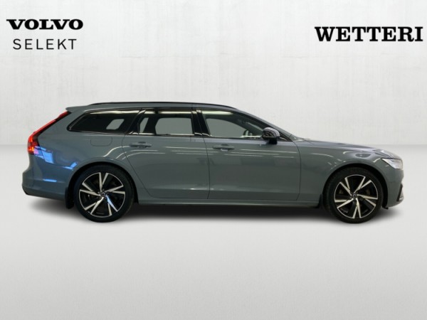 Esittelykuva VOLVO V90 lataushybridiautosta.