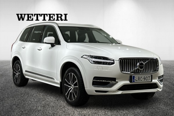 Esittelykuva VOLVO XC90 lataushybridiautosta.
