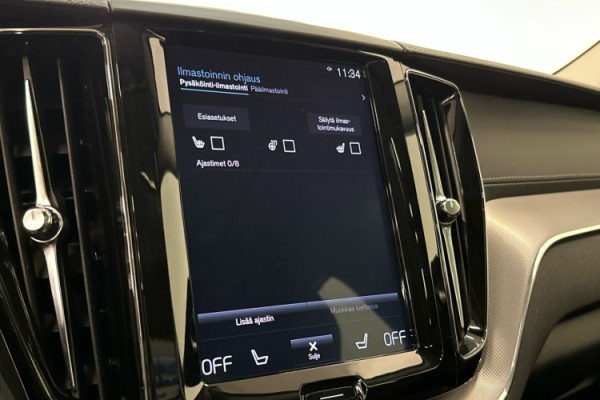 Esittelykuva VOLVO XC60 lataushybridiautosta.