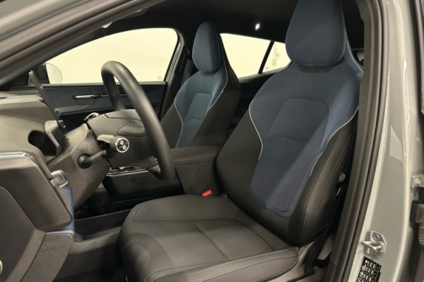 Esittelykuva VOLVO EX30 täyssähköautosta.