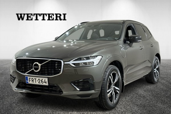 Esittelykuva VOLVO XC60 lataushybridiautosta.