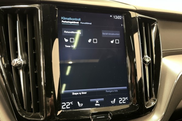 Esittelykuva VOLVO XC60 lataushybridiautosta.