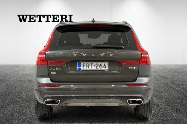 Esittelykuva VOLVO XC60 lataushybridiautosta.