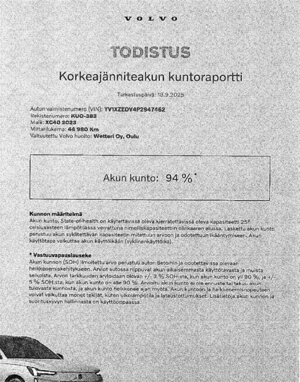 Esittelykuva VOLVO XC40 täyssähköautosta.