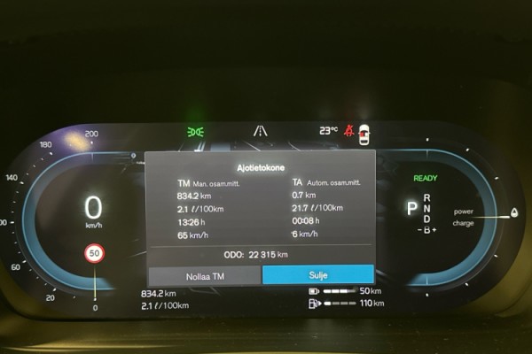 Esittelykuva VOLVO V60 lataushybridiautosta.