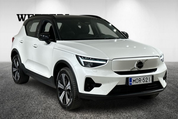 Esittelykuva VOLVO XC40 täyssähköautosta.