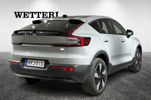 Esittelykuva VOLVO C40 täyssähköautosta.