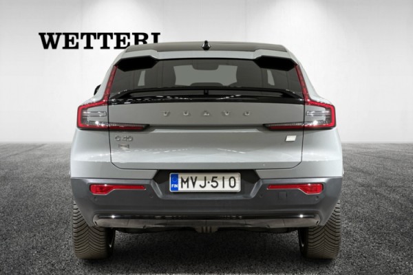 Esittelykuva VOLVO C40 täyssähköautosta.