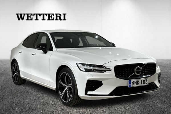 Esittelykuva VOLVO S60 lataushybridiautosta.