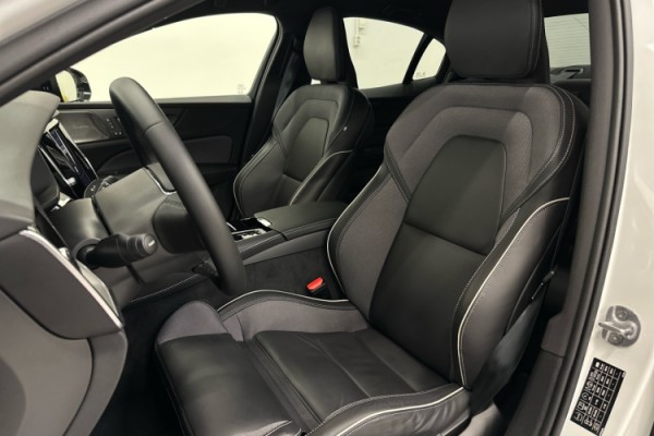 Esittelykuva VOLVO S60 lataushybridiautosta.