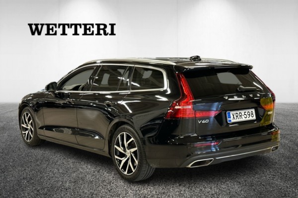 Esittelykuva VOLVO V60 lataushybridiautosta.