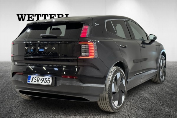 Esittelykuva VOLVO EX30 täyssähköautosta.