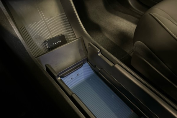 Esittelykuva VOLVO EX30 täyssähköautosta.