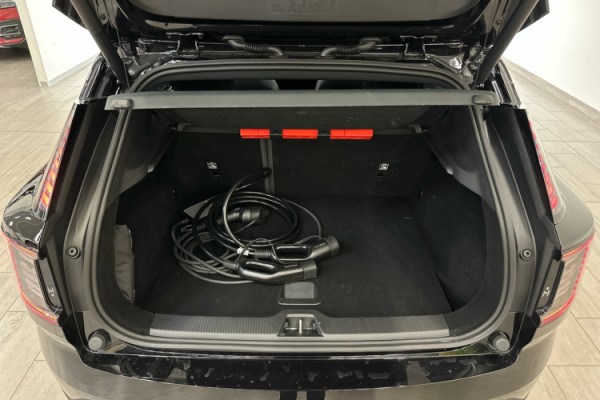 Esittelykuva VOLVO EX30 täyssähköautosta.