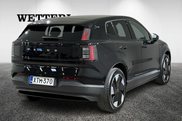 Esittelykuva VOLVO EX30 täyssähköautosta.