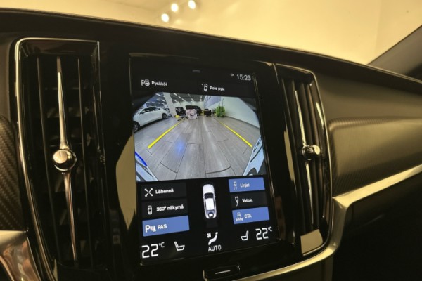 Esittelykuva VOLVO S90 lataushybridiautosta.