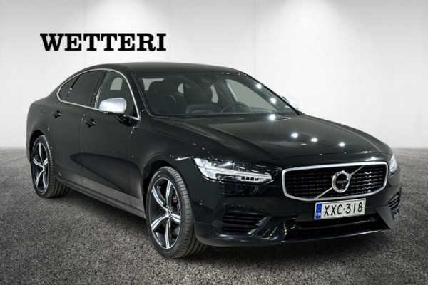 Esittelykuva VOLVO S90 lataushybridiautosta.