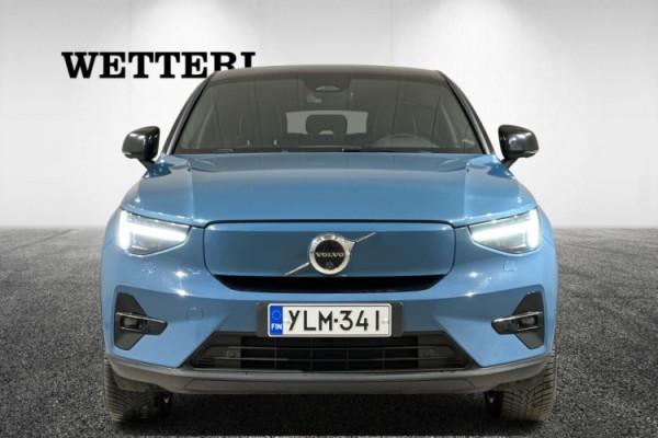 Esittelykuva VOLVO C40 täyssähköautosta.