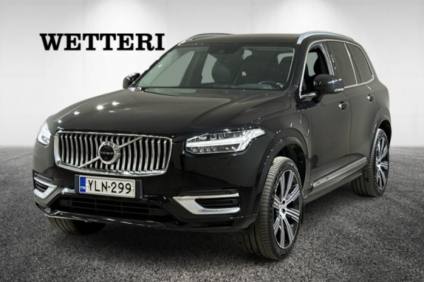 Esittelykuva VOLVO XC90 lataushybridiautosta.