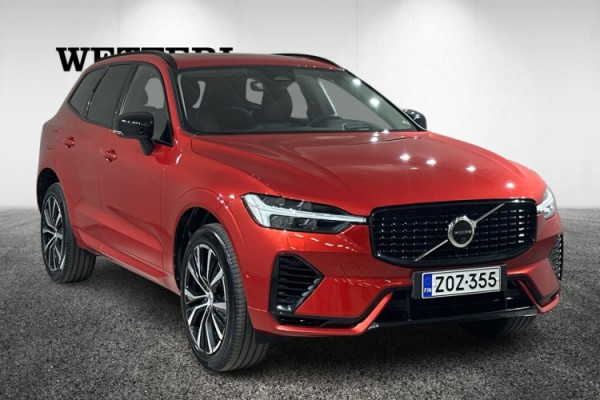 Esittelykuva VOLVO XC60 lataushybridiautosta.