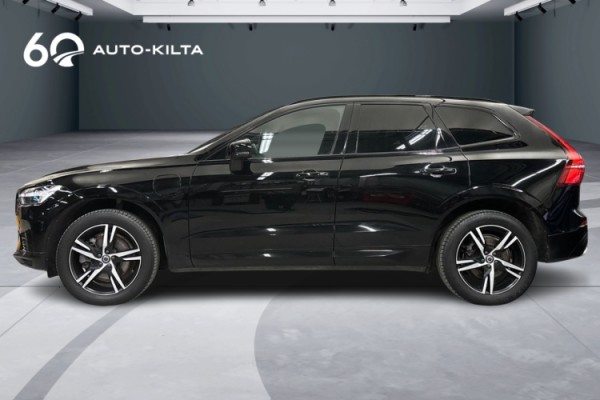 Esittelykuva Volvo XC60 lataushybridiautosta.